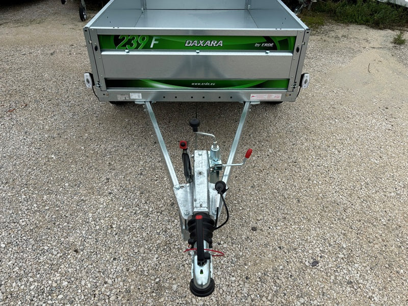 Anhänger Erde Daxara 239×4 mit Bremsen, zulässiges Gesamtgewicht 1500/1000 kg