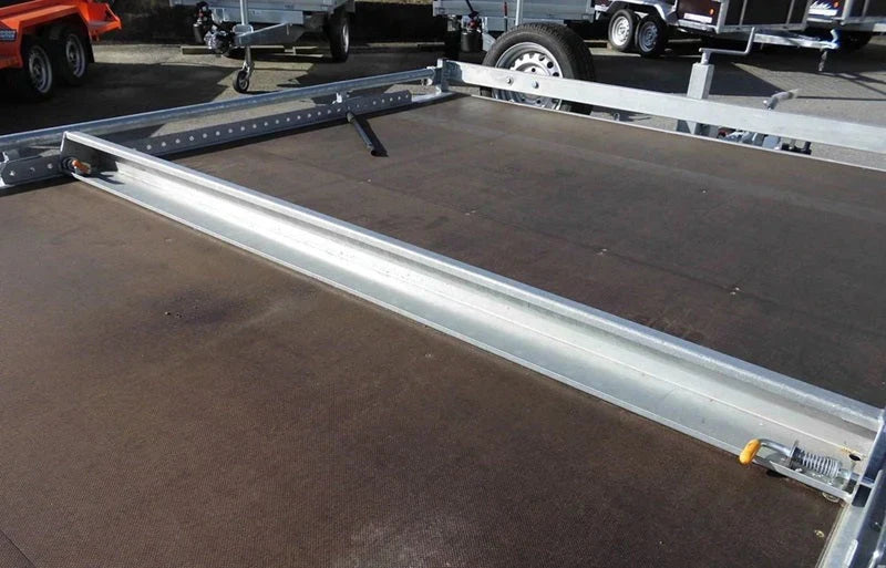 LIDER-Plattformanhänger auf Rädern – PTAC: 3.500 kg – 2 gebremste Achsen – 506 x 215 cm